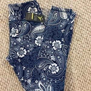 Paisley Old Navy Active Leggings